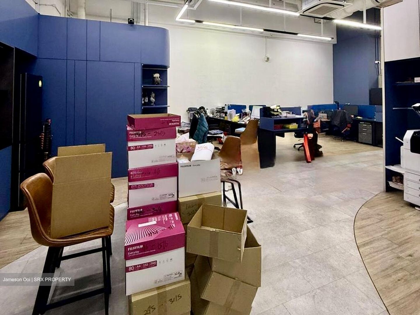 West Spring (D22), Warehouse #566753571